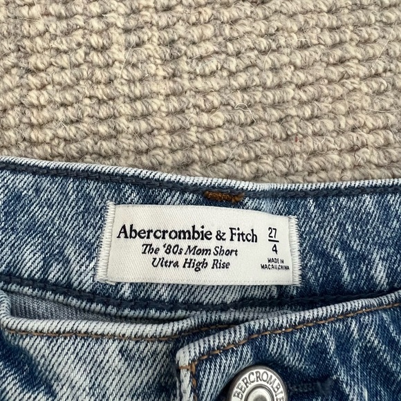 Abercrombie & Fitch 80s Mom Short Ultra High Rise - Picture 3 of 3